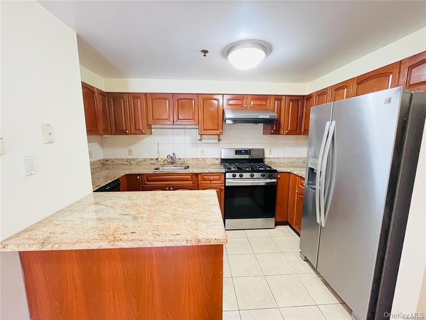 Welcome to your dream home in the heart of Forest Hills! This - photo 2