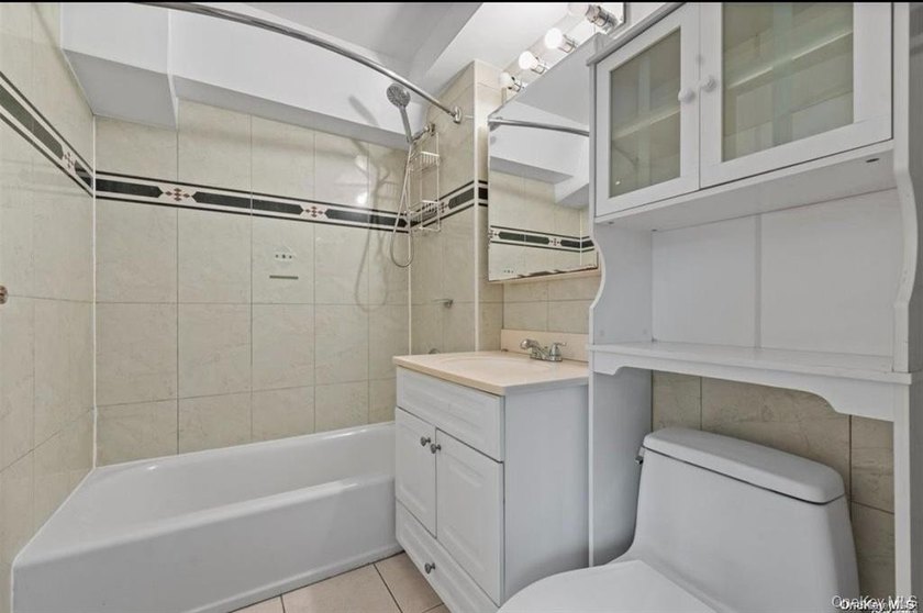 Welcome to your dream home in the heart of Forest Hills! This - photo 10