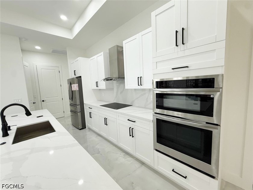 Welcome to this stunning new-build (2026) home on a spacious lot - photo 13
