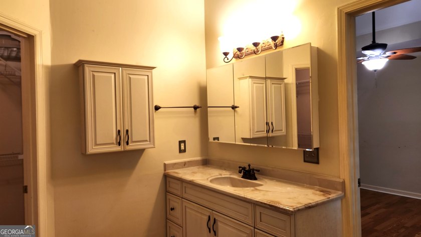 Charming 3 Bedroom raised ranch in the highly sought-after - photo 17