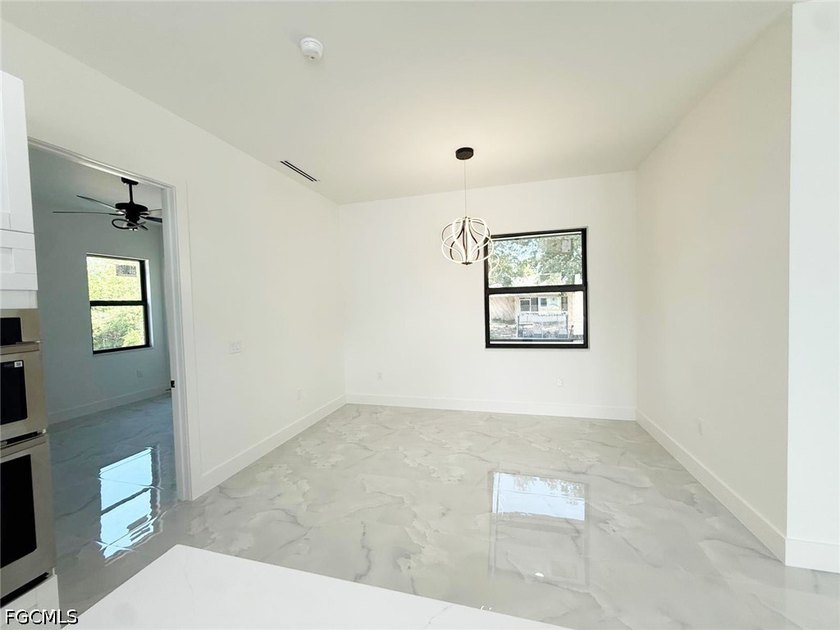 Welcome to this stunning new-build (2026) home on a spacious lot - photo 18