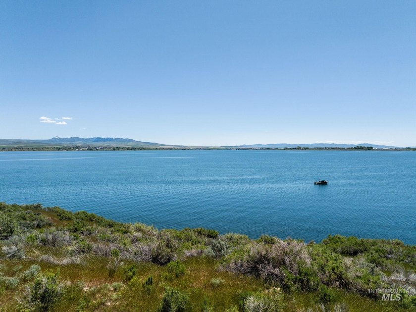 Experience elevated recreational living at Waters Edge, American - photo 19
