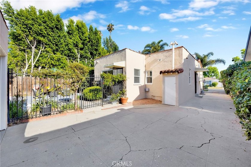 Spanish charmer in the heart of West Toluca Lake, steps from - photo 20
