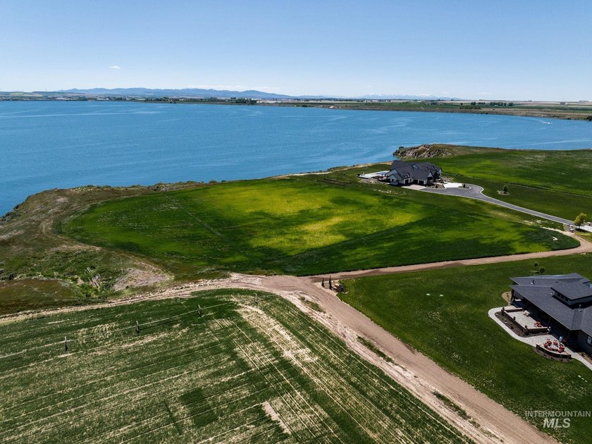 Experience elevated recreational living at Waters Edge, American - photo 21