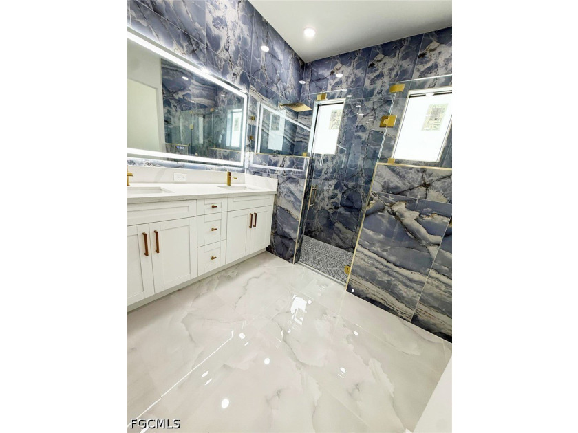 Welcome to this stunning new-build (2026) home on a spacious lot - photo 22