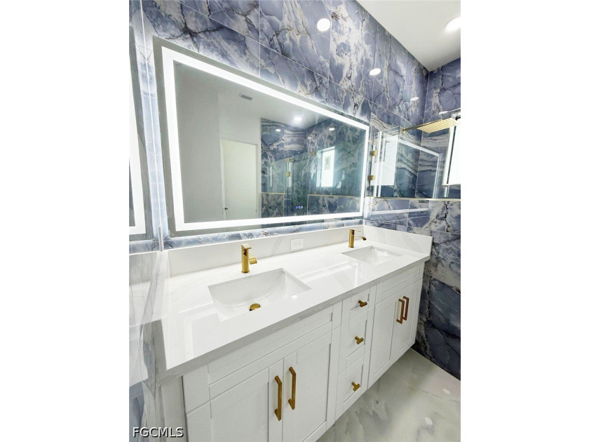 Welcome to this stunning new-build (2026) home on a spacious lot - photo 23