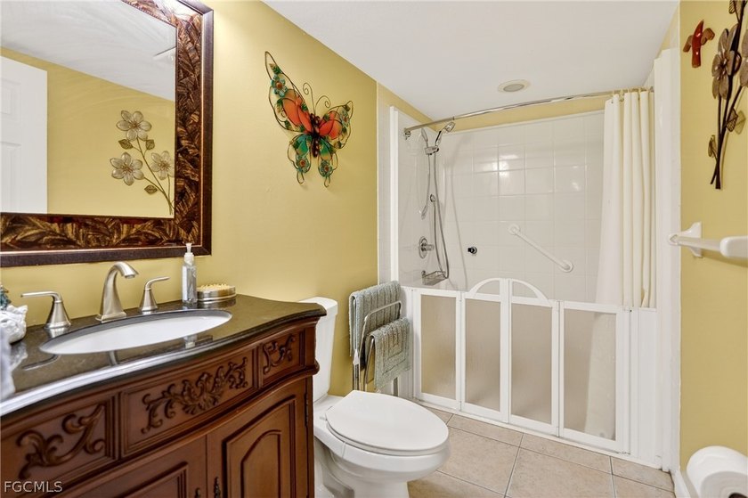 Gulf access condo. Ground floor unit, screened lanai with lake - photo 25