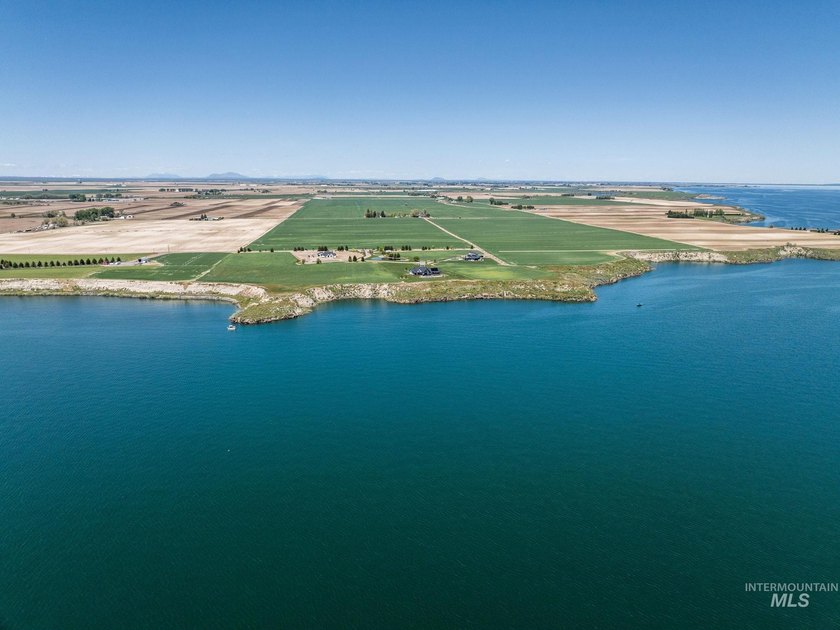 Experience elevated recreational living at Waters Edge, American - photo 27
