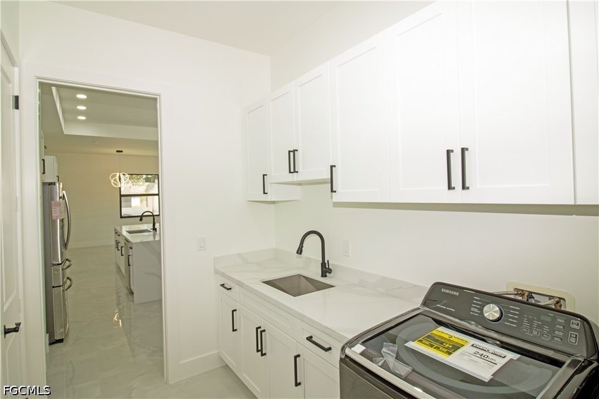 Welcome to this stunning new-build (2026) home on a spacious lot - photo 29