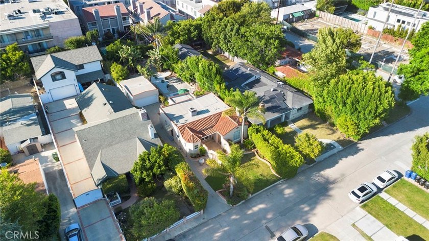 Spanish charmer in the heart of West Toluca Lake, steps from - photo 30