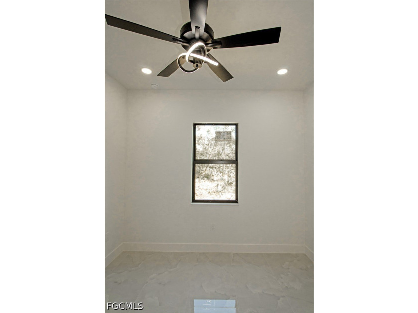 Welcome to this stunning new-build (2026) home on a spacious lot - photo 31