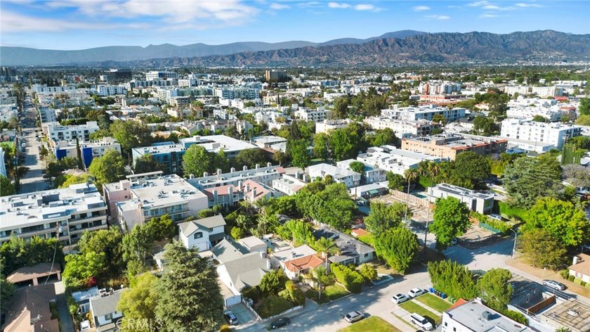 Spanish charmer in the heart of West Toluca Lake, steps from - photo 32