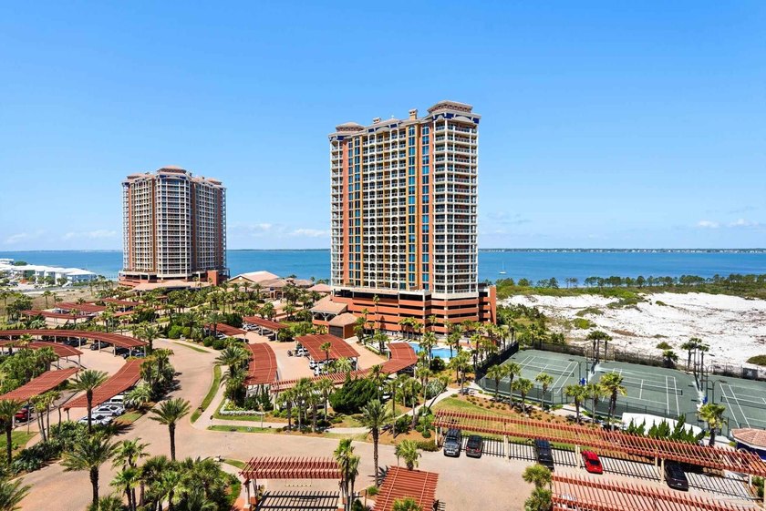 Beautiful 9th floor condo with spectacular views of the - photo 33