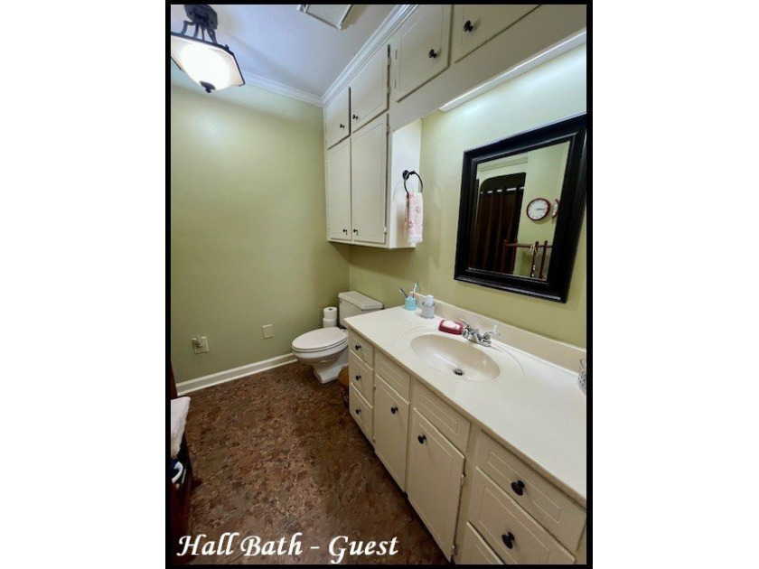 NEW PRICE IMPROVEMENT! Looking for a spacious single-level home - photo 35