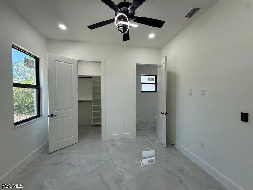 Welcome to this stunning new-build (2026) home on a spacious lot - photo 38