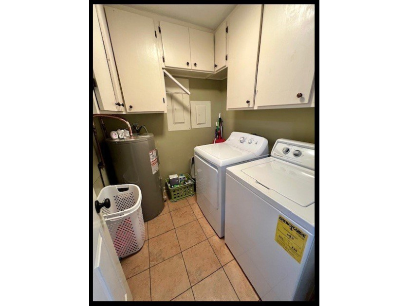 NEW PRICE IMPROVEMENT! Looking for a spacious single-level home - photo 44