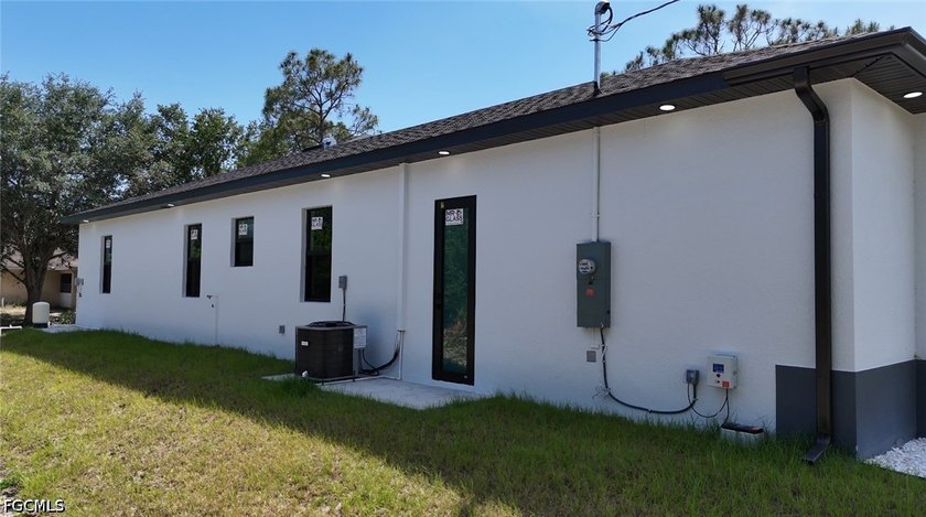 Welcome to this stunning new-build (2026) home on a spacious lot - photo 48