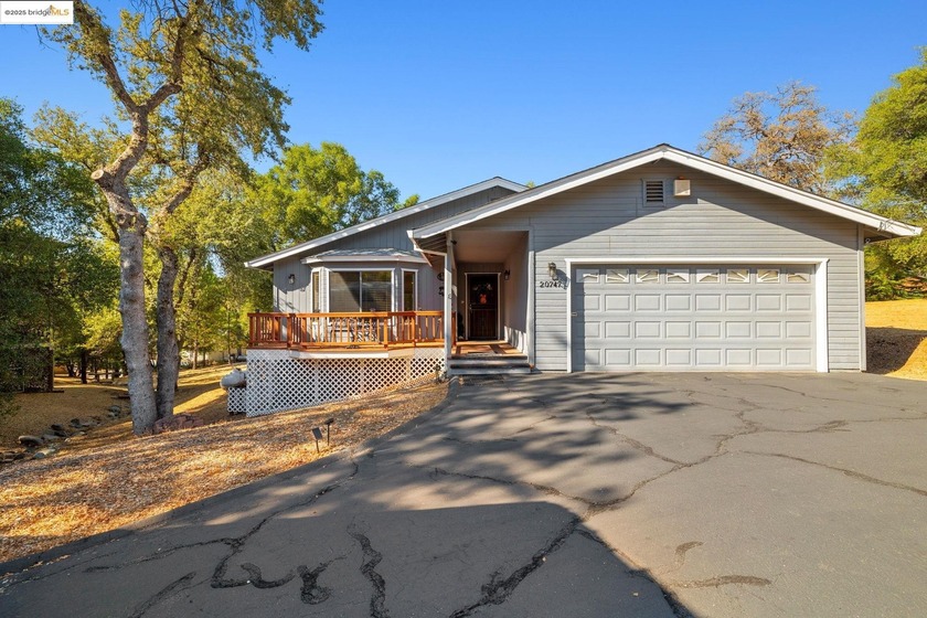 Charming Single-Story Retreat in Pine Mountain Lake. Welcome to - photo 2