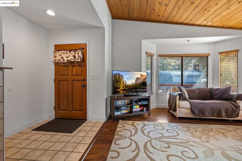 Charming Single-Story Retreat in Pine Mountain Lake. Welcome to - photo 6