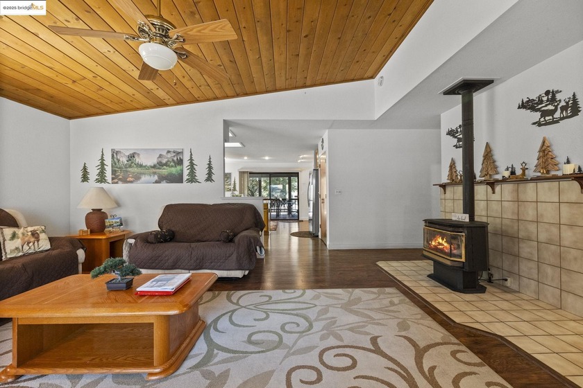 Charming Single-Story Retreat in Pine Mountain Lake. Welcome to - photo 8