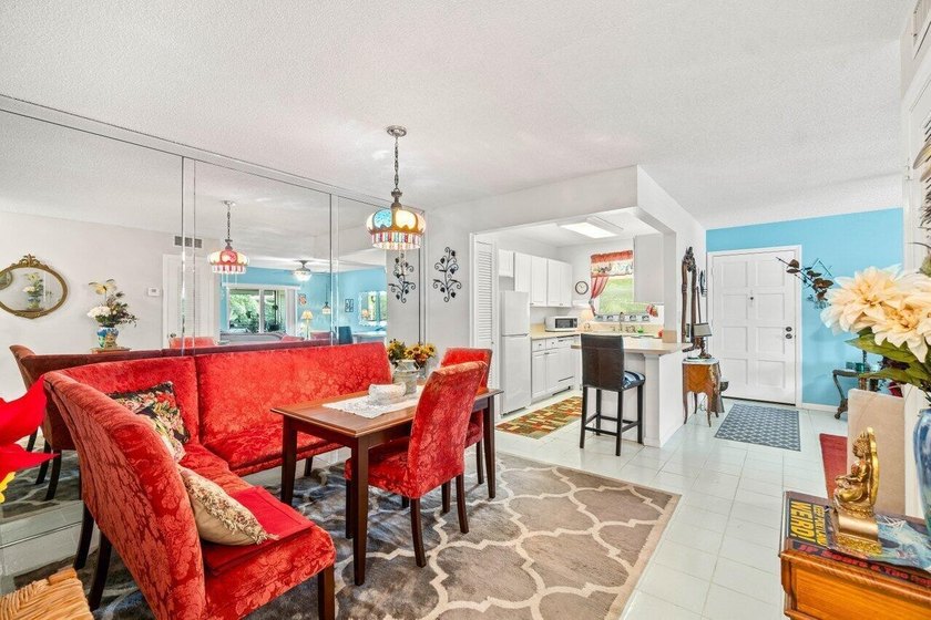 Corner unit with peaceful garden views in the all-age community - photo 2