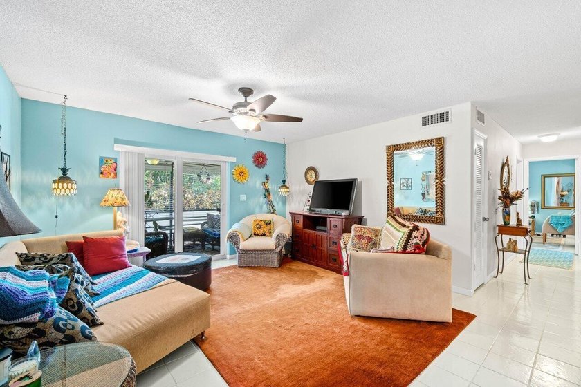 Corner unit with peaceful garden views in the all-age community - photo 4