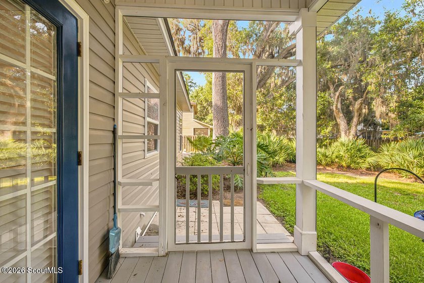 Nestled on a quiet street in the desirable mid-north area of St - photo 28