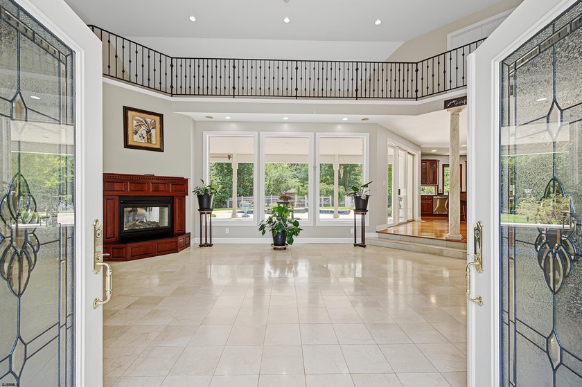 *Stunning Country Estate at 214 Liebig Street A breathtaking - photo 3