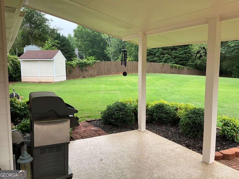 Welcoming large ranch home with 3 car garage in well established - photo 19