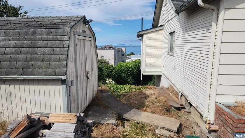 Truly a diamond in the rough! Great harbor view and outstanding - photo 20