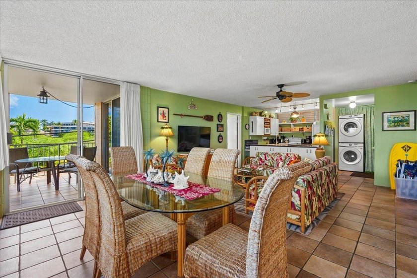Welcome to B-201, a spacious 1,048 sq. ft. 2-bedroom, 2-bath - photo 8