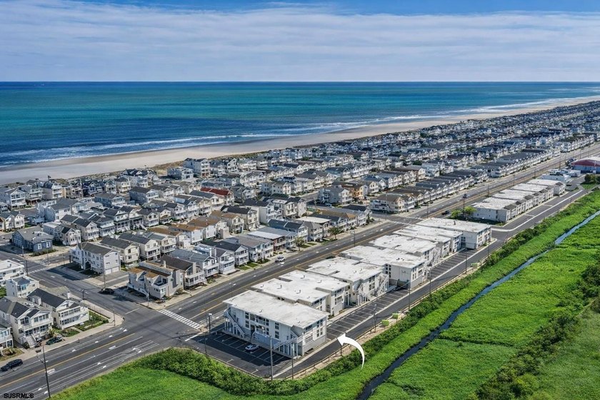 Welcome to 4306 West Avenue in one of Ocean City, NJ, best-kept - photo 3