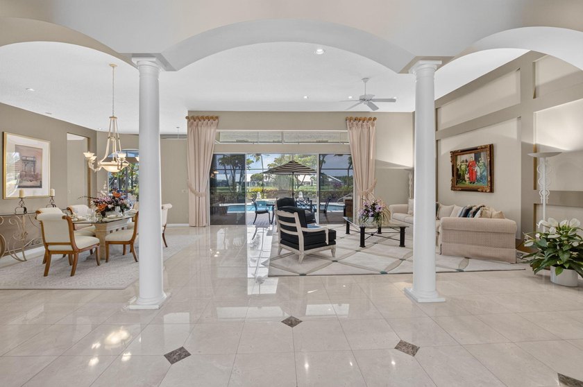 Welcome home to one of Aberdeen Country Clubs magnificent Estate - photo 12