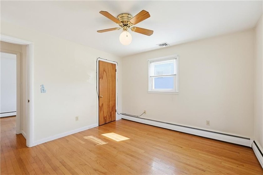 Welcome to 145 Glenwood Drive in desirable North Kingstown. This - photo 24