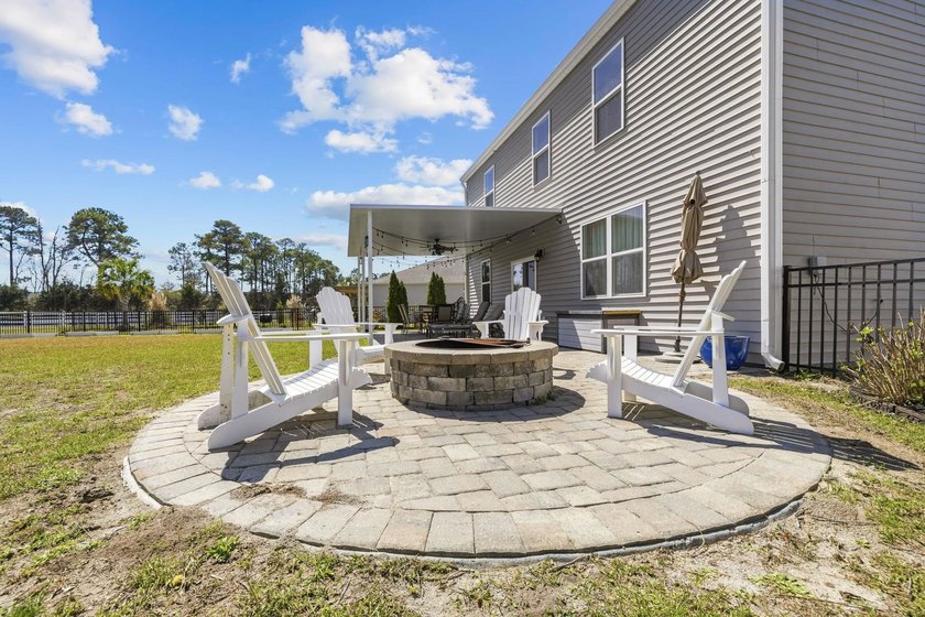 Absolutely beautiful and meticulously maintained 4 bedroom 2.5 - photo 4