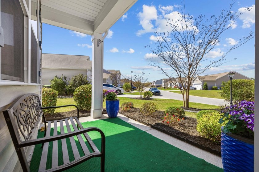 Absolutely beautiful and meticulously maintained 4 bedroom 2.5 - photo 5