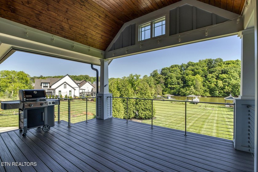 Luxury lakefront living in the heart of West Knoxville on Fort - photo 12