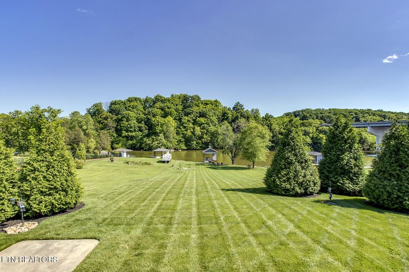 Luxury lakefront living in the heart of West Knoxville on Fort - photo 13