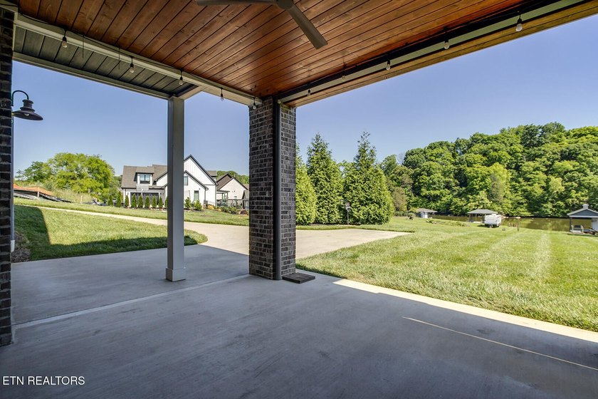 Luxury lakefront living in the heart of West Knoxville on Fort - photo 47