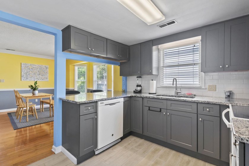 Three-bedroom, two-and-a-half-bathroom two-story home with no - photo 10