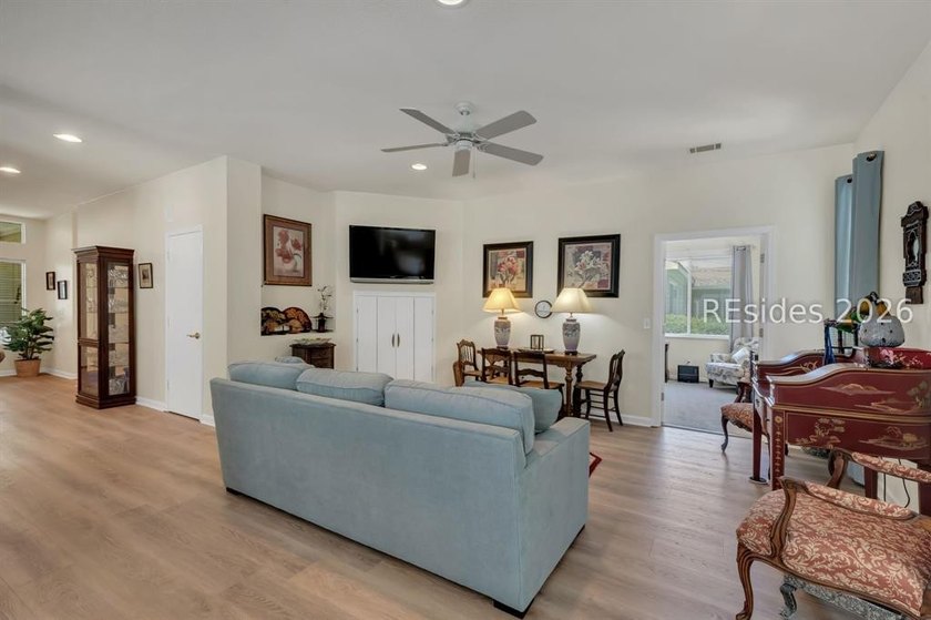 Welcome home to this charming custom floorplan, ideally situated - photo 7