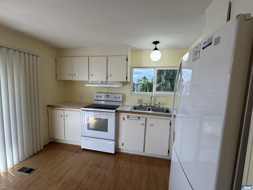 Welcome home to this charming 2-bedroom, 1-bath home in Juniper - photo 13