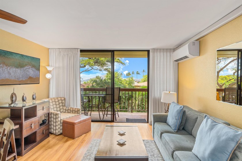 Bright &amp; beautifully remodeled Maui Vista condo offers you - photo 4