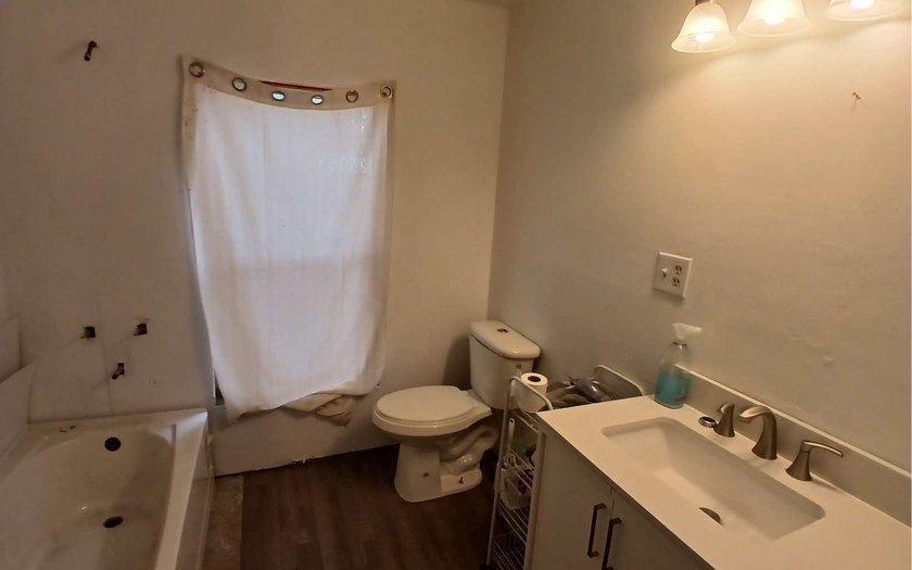 This Silver Lake package includes a durable 2BD/1BA block home - photo 23
