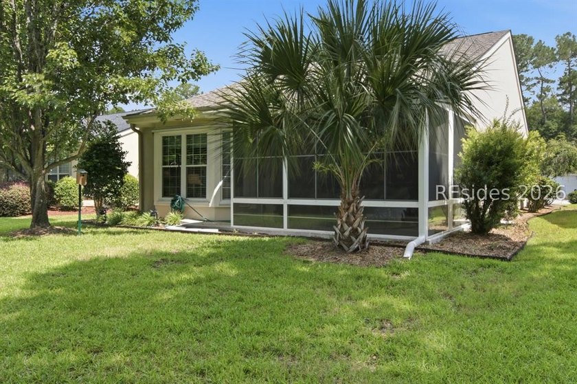 Welcome home to this charming &amp; beautifully updated retreat - photo 27