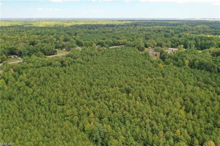 Prime commercial opportunity on a high-visibility corner in - photo 4