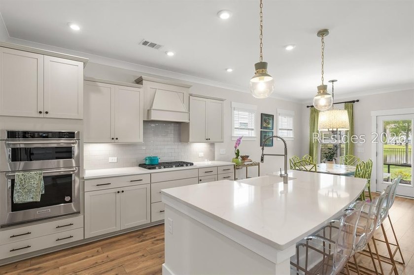 Stunning 5 bedroom, 4 bath lagoon front home designed for both - photo 8