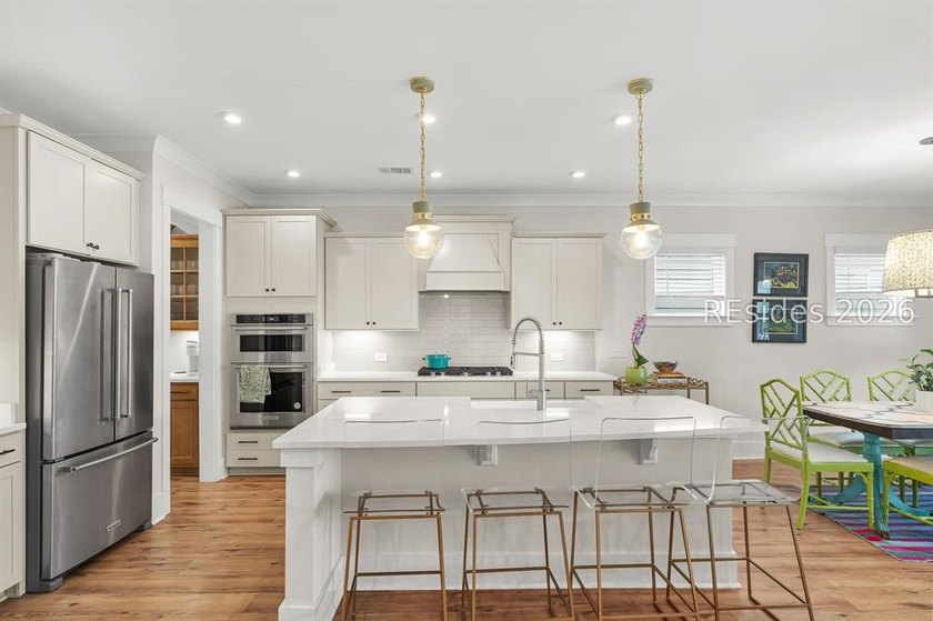 Stunning 5 bedroom, 4 bath lagoon front home designed for both - photo 10