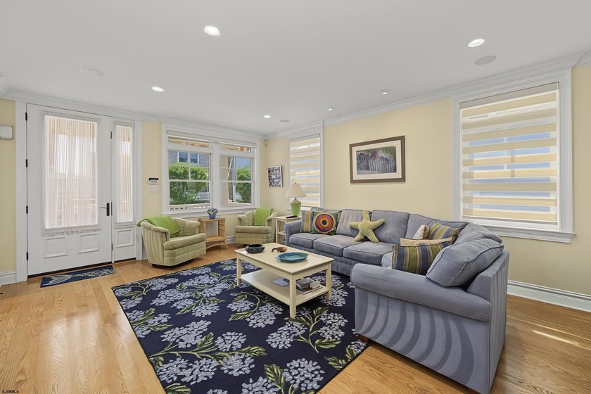 CUSTOM LEEDS-BUILT HOME JUST TWO BLOCKS TO THE BEACH! Built in - photo 9