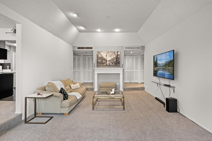 Affordable condo living! HOA fee pays almost EVERYTHING: water - photo 6